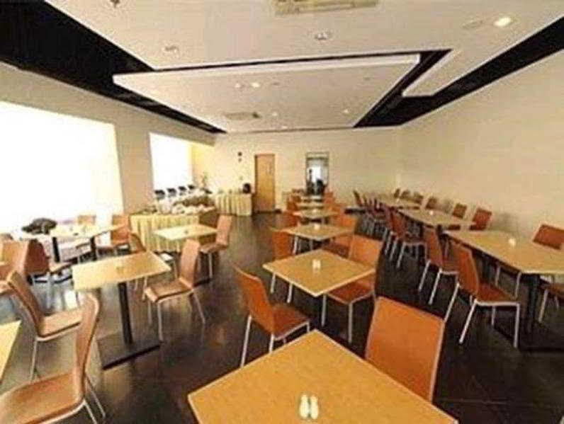 Triniti Hotel Jakarta Exterior photo